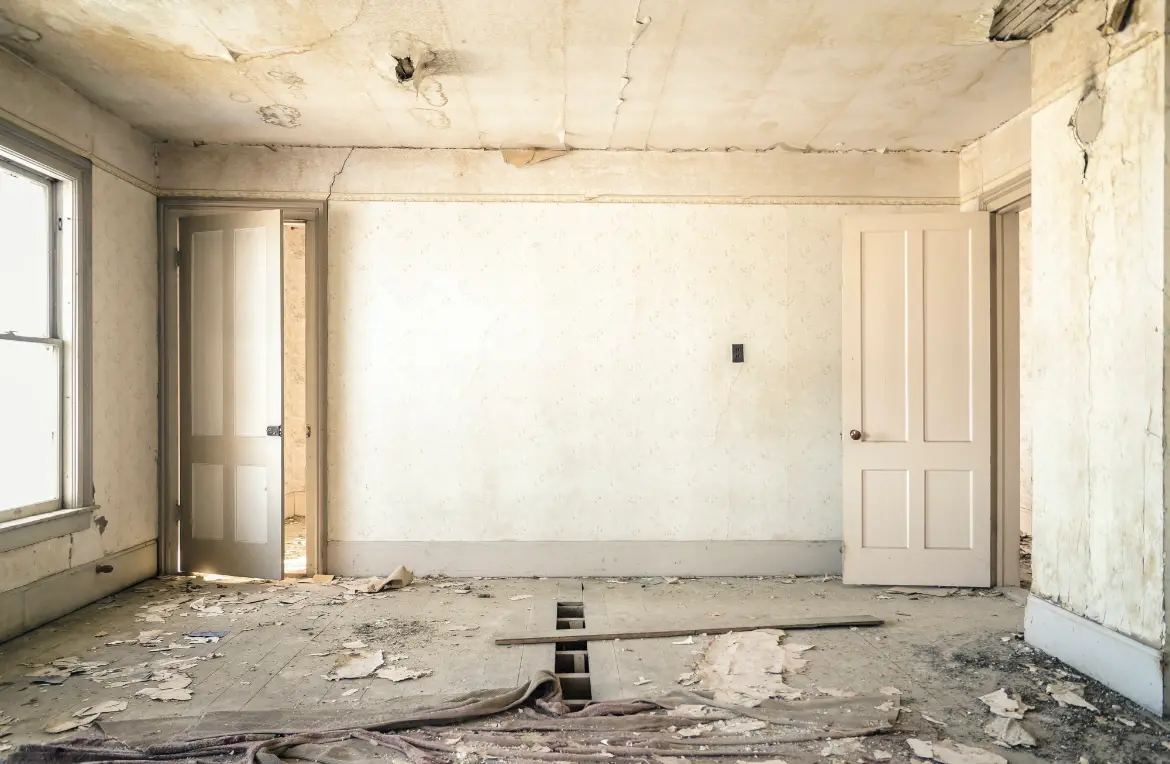 Waste disposal crew managing a cleanout project in Kailua